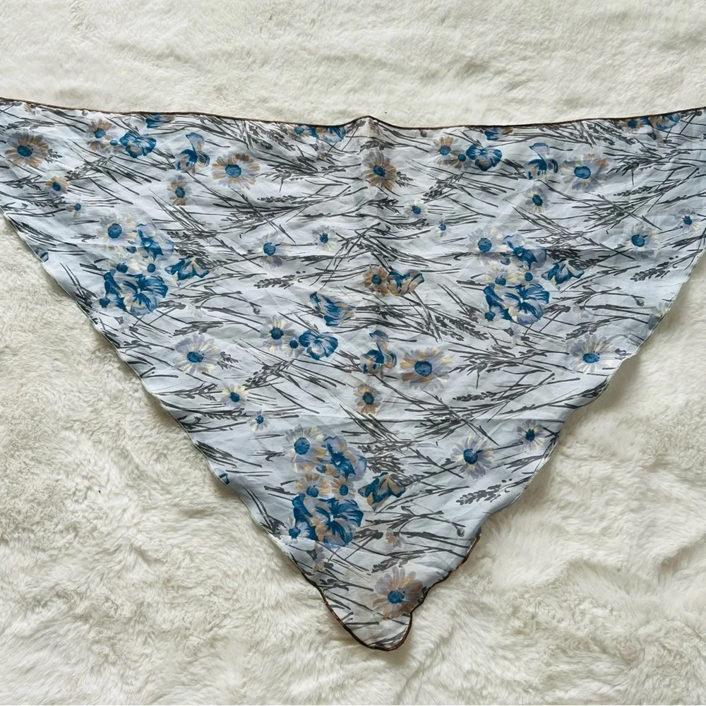 Vintage Triangle Blue Flower Head Scarf Scalloped Edge Country Boho Style